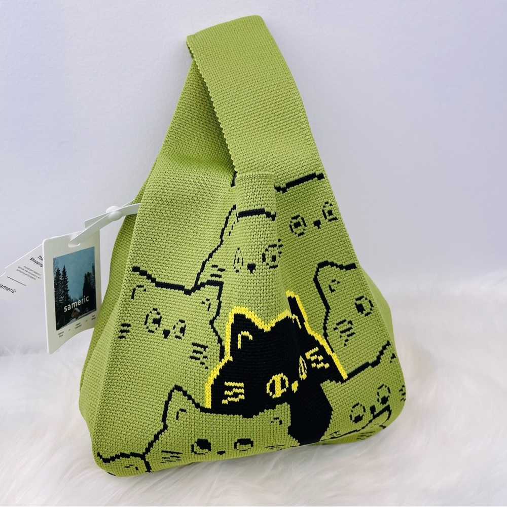 NWT Green Cat Compact Stylish Essentials Handheld Bag
